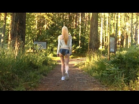 ❤️ Una bella dona es mou lentament, no un vídeo nu ❤️ Súper sexe al ca.sexflashgame.ru ❤