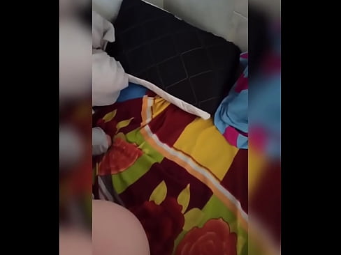 ❤️ La meva companya de pis es queda sola a casa perquè el seu marit se'n va de vacances i jo aprofito per follar-la i omplir-li el cul de llet ❤️ Súper sexe al ca.sexflashgame.ru ❤