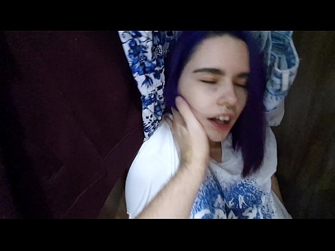 ❤️ Vaig trobar la meva germana a l'armari i la vaig ajudar a correr-se ❤️ Súper sexe al ca.sexflashgame.ru ❤